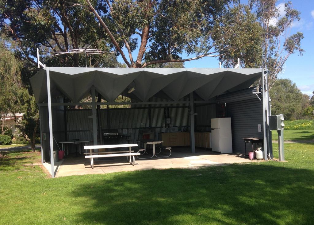 Pinjarra Caravan Park And Cabins Buitenkant foto