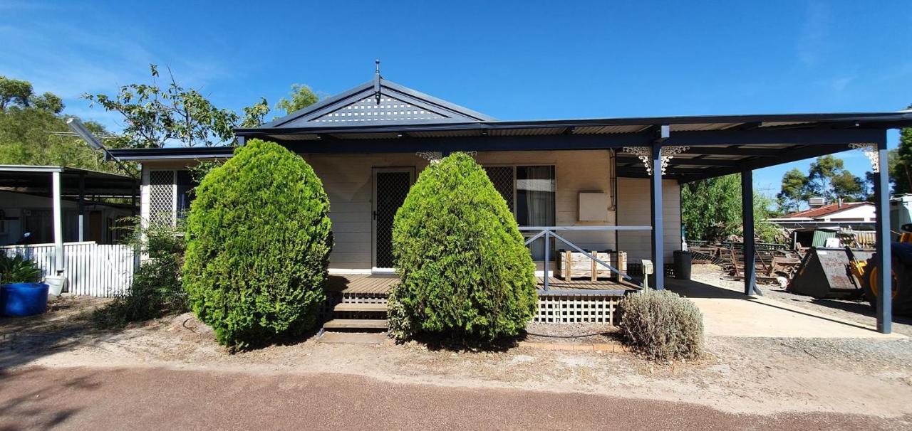 Pinjarra Caravan Park And Cabins Buitenkant foto