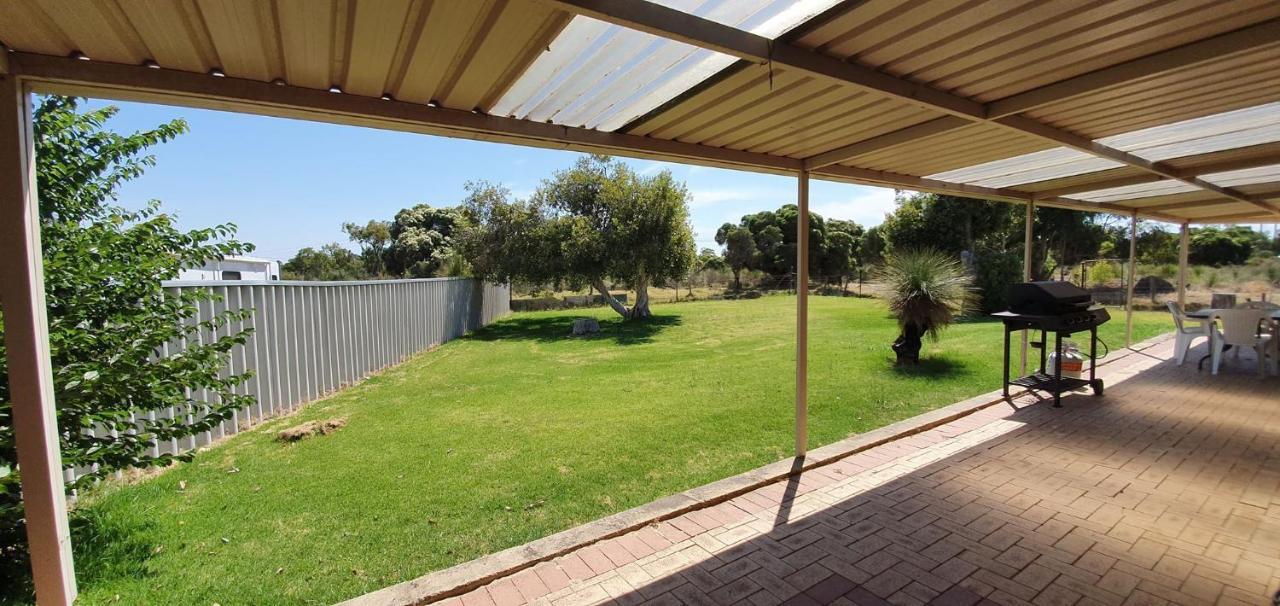 Pinjarra Caravan Park And Cabins Buitenkant foto